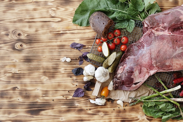 Foto grátis cozinhar carne crua