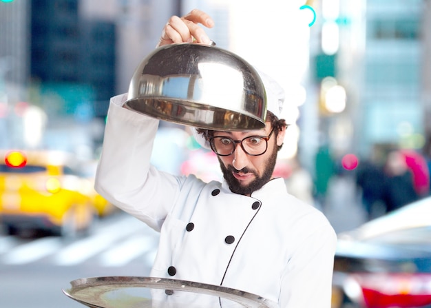 Foto grátis cozinheiro chefe louco surpreendido expressão