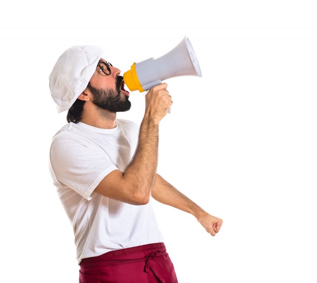 Cozinheiro gritando por megafone