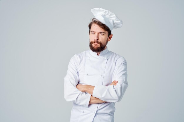 Cozinheiro masculino cozinhando fundo isolado da indústria culinária