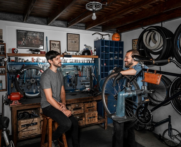 Criação de bicicletas na oficina