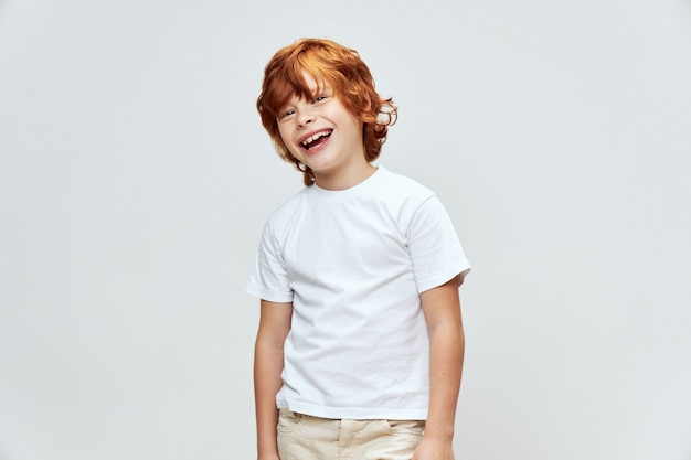 blusa branca de criança