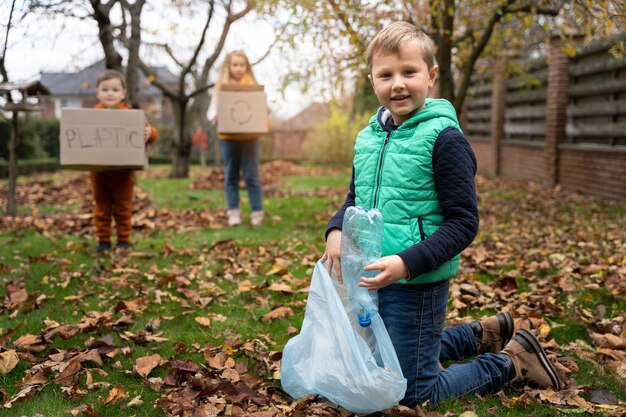 Crianças aprendem sobre meio ambiente