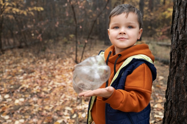 Crianças aprendem sobre meio ambiente