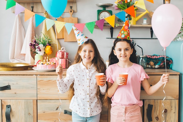 Crianças, celebrando, aniversário