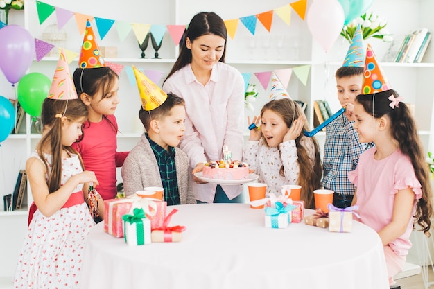 Crianças, celebrando, aniversário