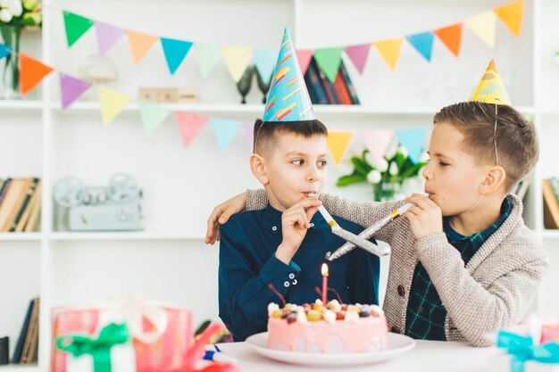 Crianças, celebrando, aniversário