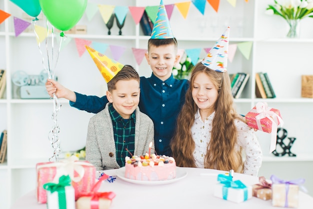 Crianças, celebrando, aniversário