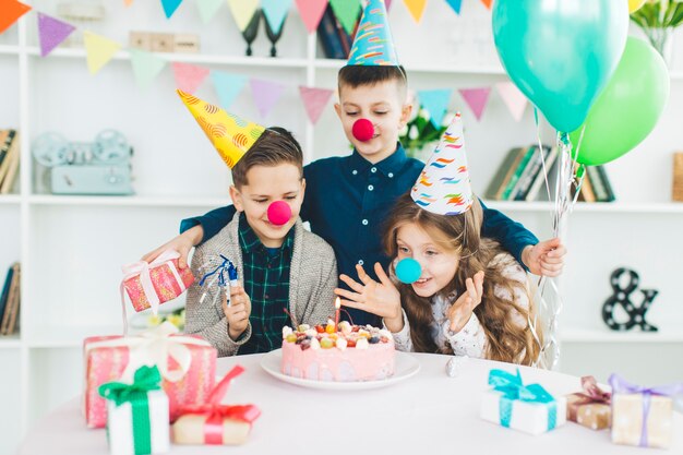 Crianças, celebrando, aniversário