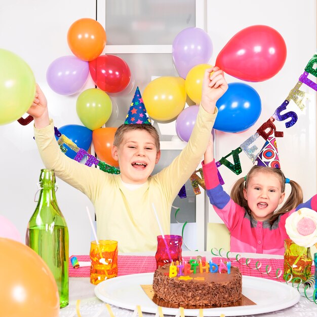 Crianças na festa de aniversário