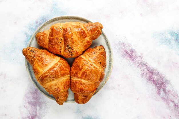 Croissants Frescos Assados.