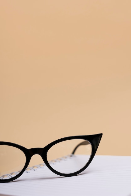 Óculos de close-up com armação de plástico