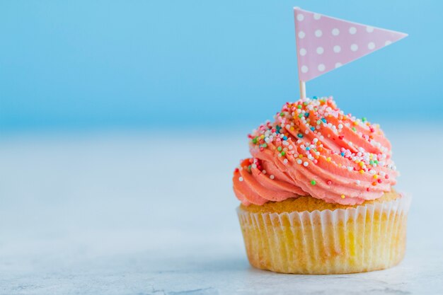 Cupcake bonito com bandeira