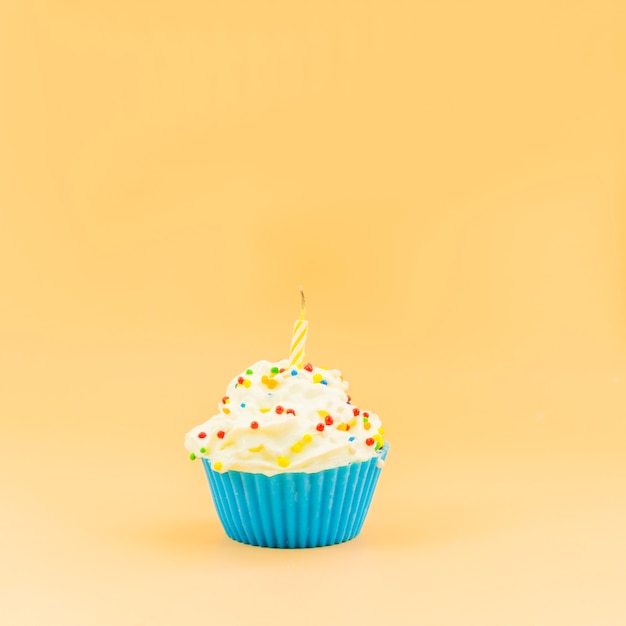 Cupcake de Aniversário com Vela