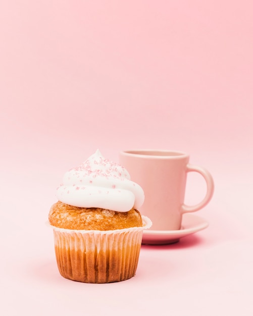 Foto grátis cupcake e caneca