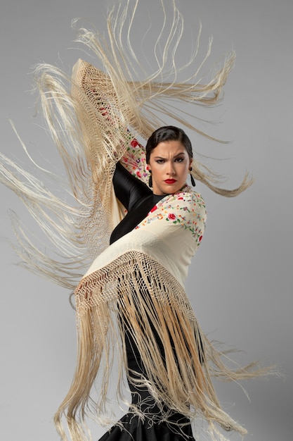 Dançarina de flamenco apaixonada e elgant