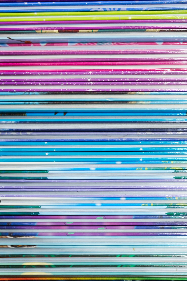 Foto grátis de cima dos livros coloridos