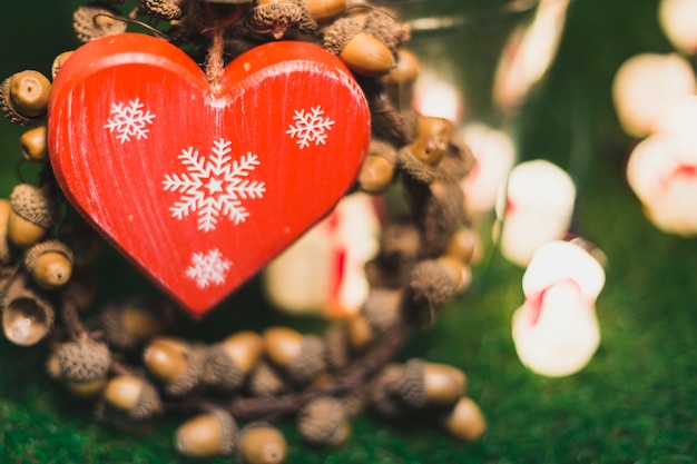 Decoração de natal com caixa em forma de coração