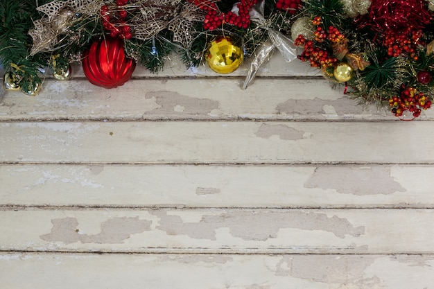 Decoração do Natal em uma mesa de madeira