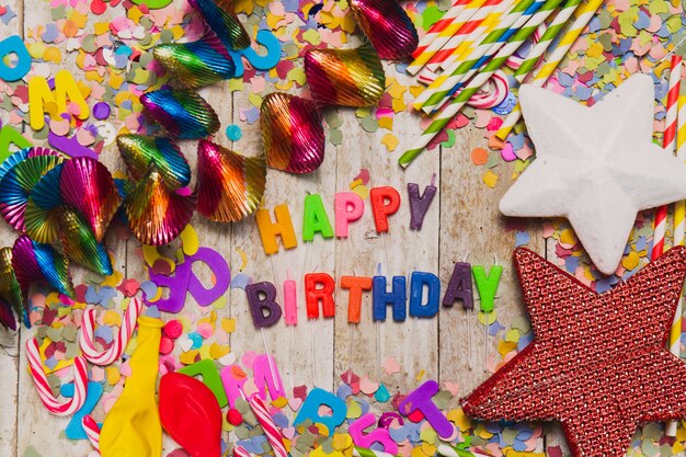 Decoração do partido com as palavras &quot;feliz aniversário&quot;