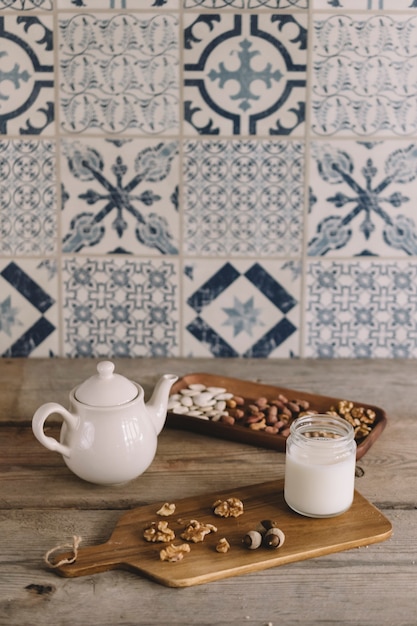 Foto grátis decoração vintage de chá e nozes