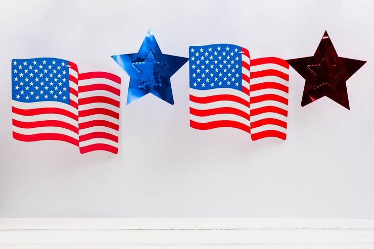 Foto grátis decorado com cartões de bandeira dos eua e estrelas para o dia da independência