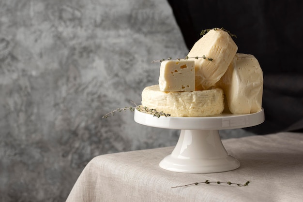 Foto grátis deliciosa composição de queijo paneer