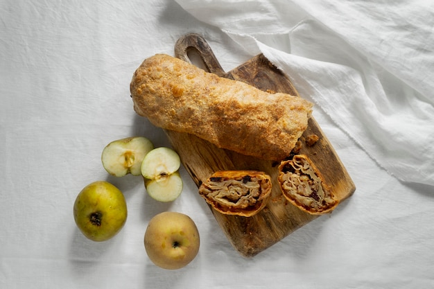 Foto grátis deliciosa composição de sobremesa tradicional