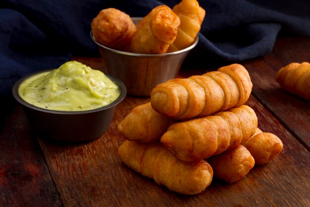 Deliciosa composição em palitos de queijo venezuelano