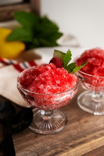 Deliciosa sobremesa de granita com aroma de frutas