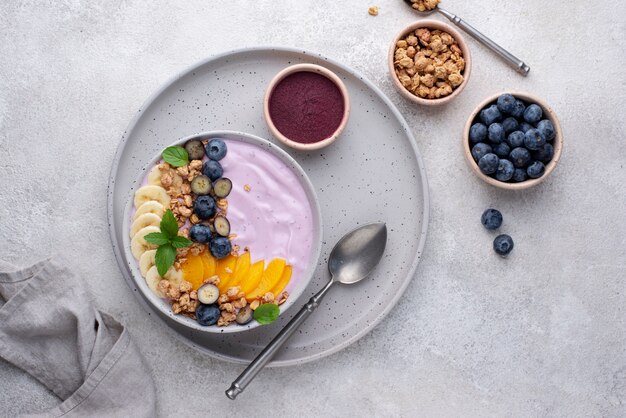 Deliciosa variedade de tigela de açaí doce