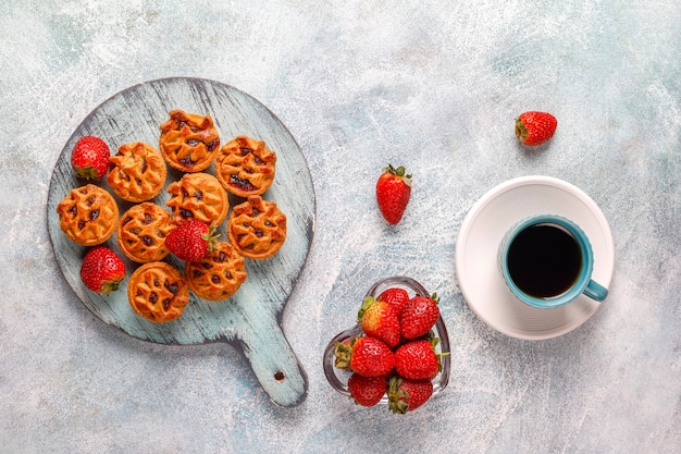 Deliciosas mini tortinhas de morango.