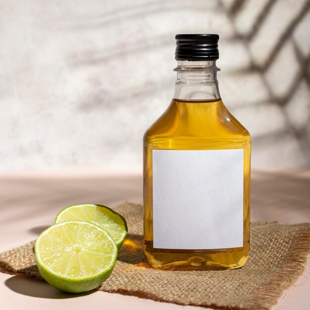 Delicioso arranjo de bebida de mezcal