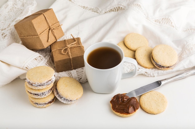 Delicioso arranjo de conceito de alfajores