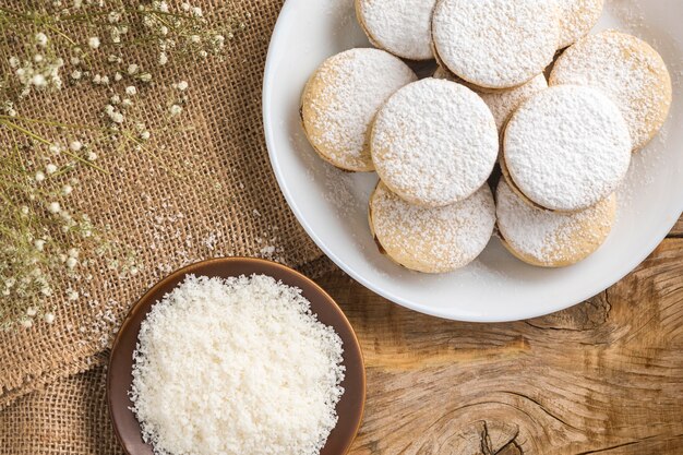 Delicioso arranjo de conceito de alfajores