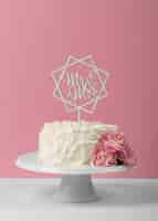 Foto grátis delicioso bolo de casamento com flores