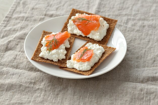 Delicioso lanche na mesa