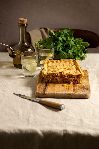 Foto grátis delicioso prato tradicional português empadao