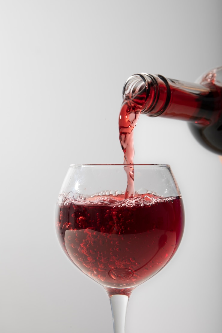Foto grátis delicioso vinho de alta qualidade natureza morta