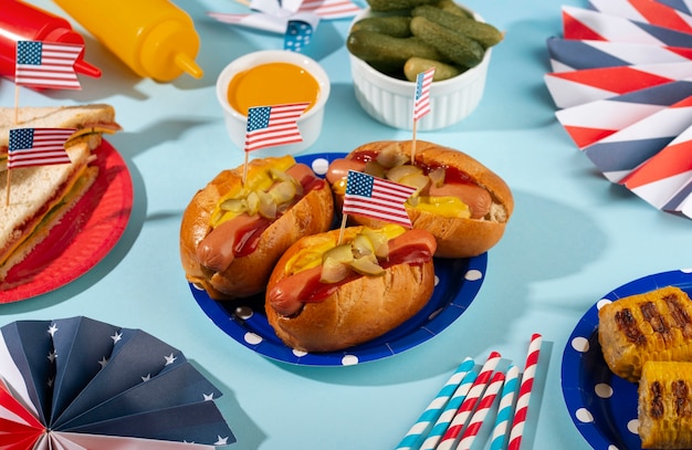 Foto grátis deliciosos cachorros-quentes para o dia do trabalho nos eua