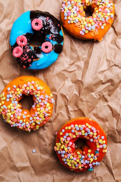 Deliciosos donuts no papel
