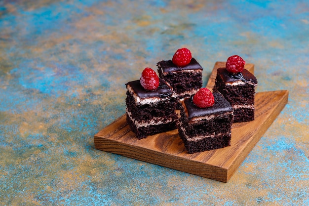 Deliciosos mini bolos caseiros de chocolate, vista superior