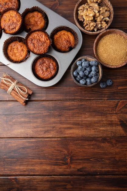 Deliciosos muffins com mirtilo vista de cima