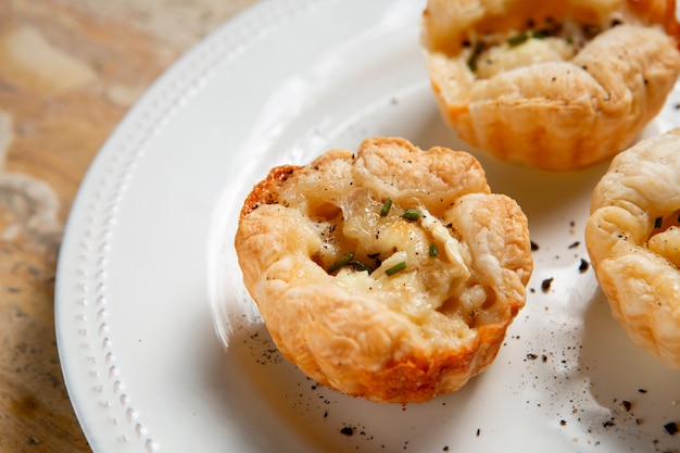 Foto grátis deliciosos petiscos de queijo derretido