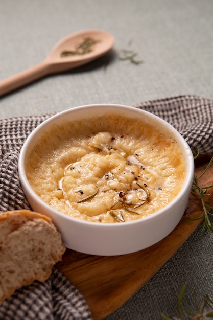 Deliciosos petiscos de queijo derretido