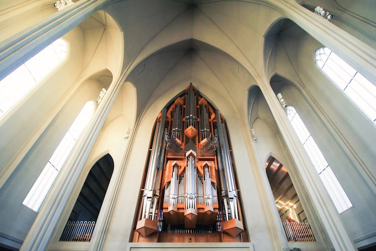 Foto grátis dentro da catedral