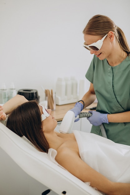 Foto grátis depilação a laser, terapia de remoção de cabelo