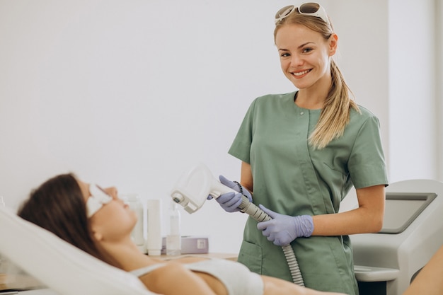 Foto grátis depilação a laser, terapia de remoção de cabelo