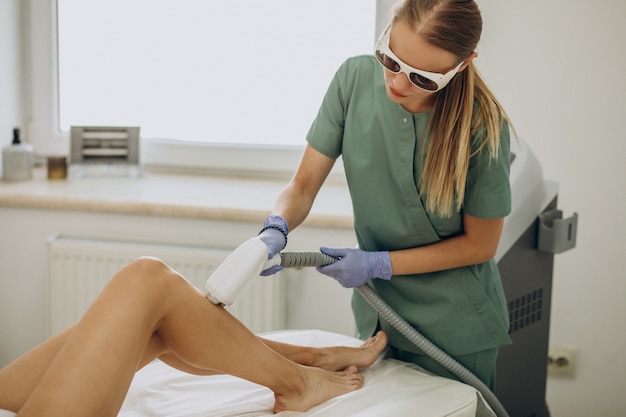 Foto grátis depilação a laser, terapia de remoção de cabelo