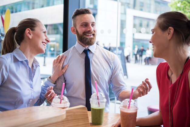 Depois do trabalho, gostamos de passar um tempo juntos